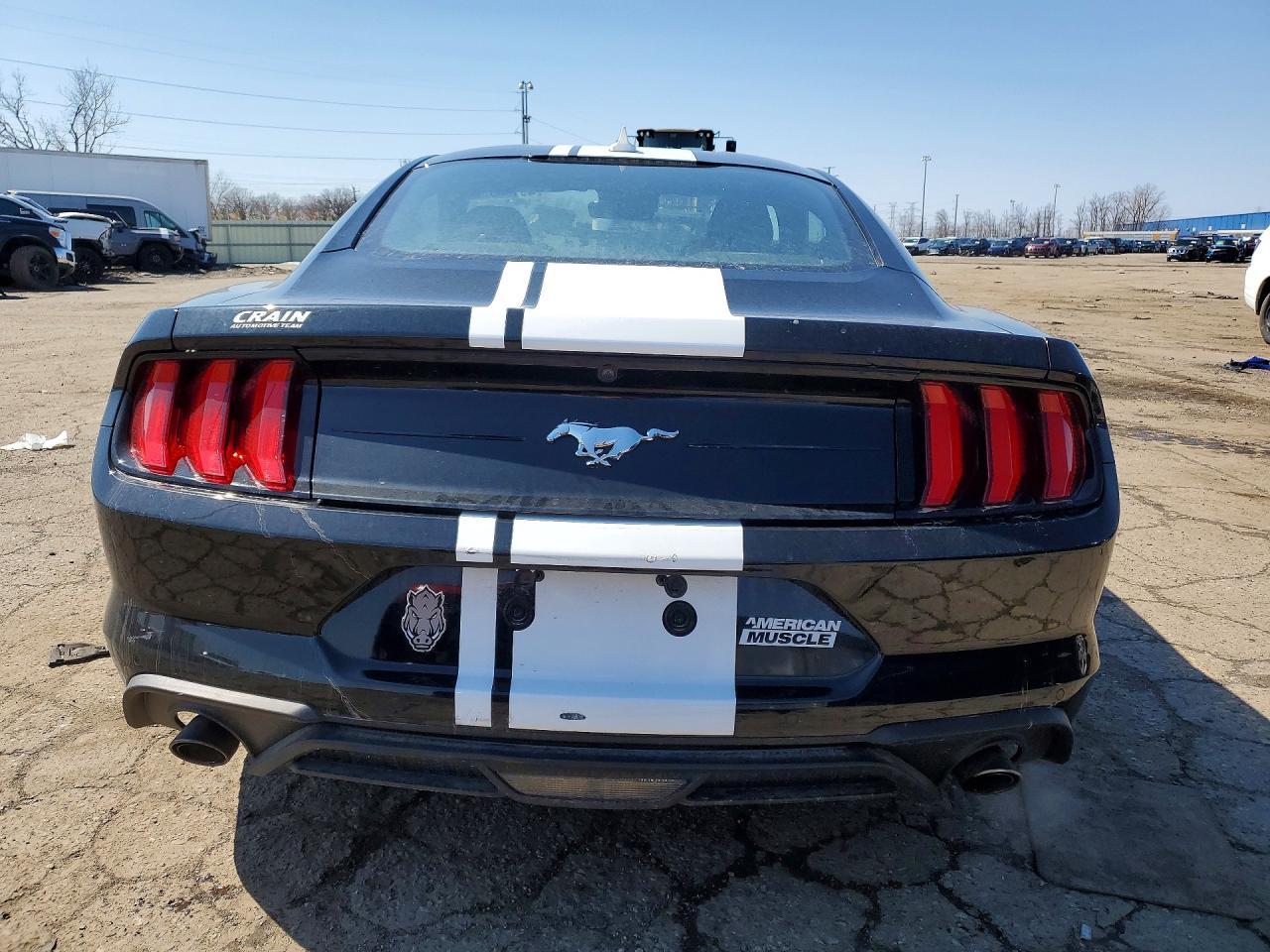 2023 Ford Mustang - zdjęcie 6