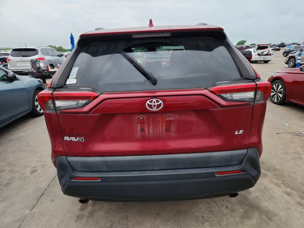 2019 Toyota Rav4 Le - zdjęcie 6
