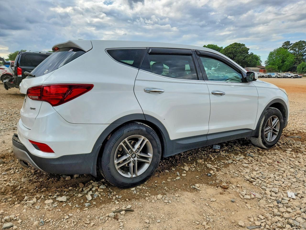 2017 Hyundai Santa Fe Sport 2.4L - zdjęcie 3
