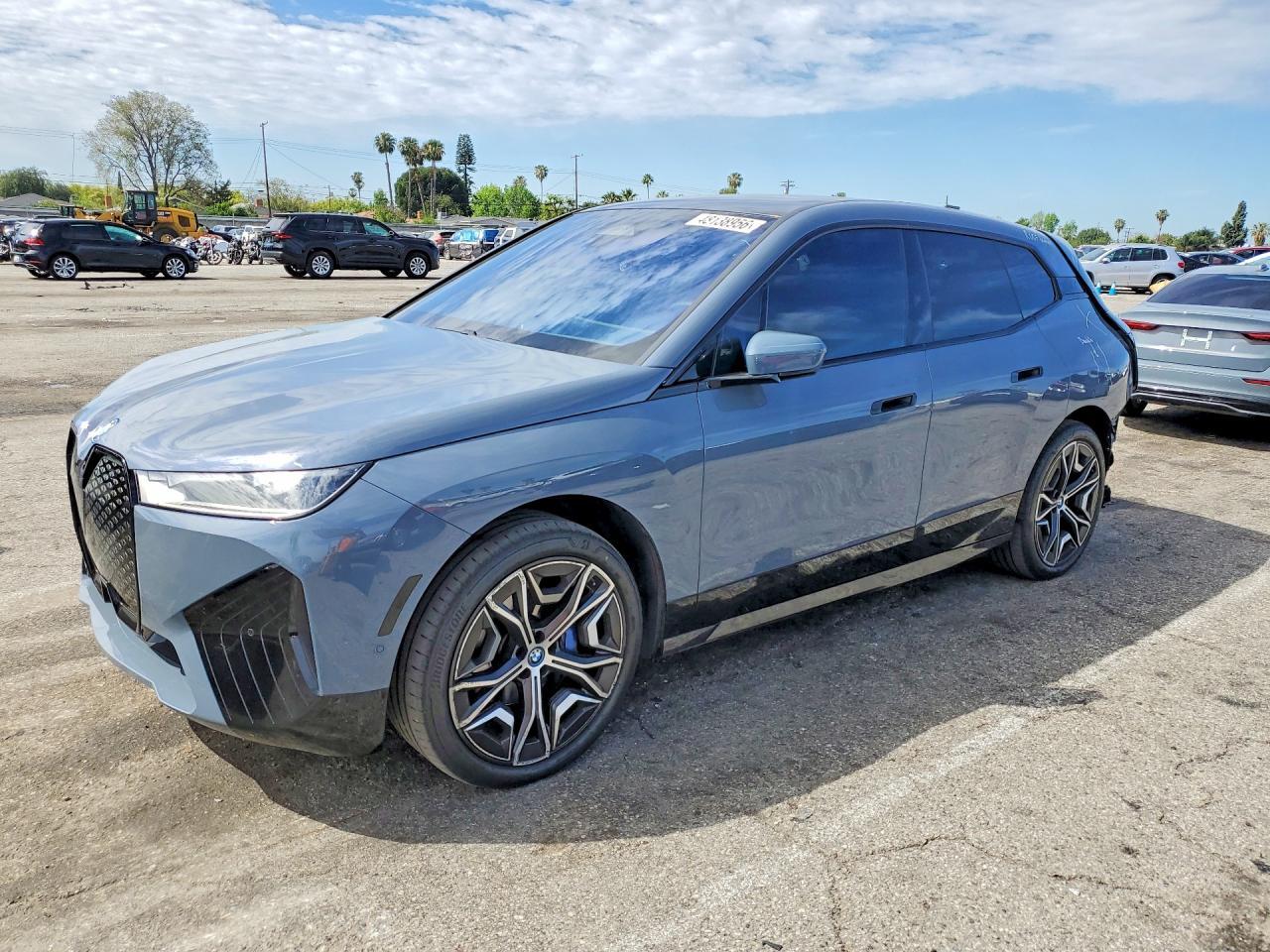 2024 BMW Ix xDrive50 - zdjęcie główne