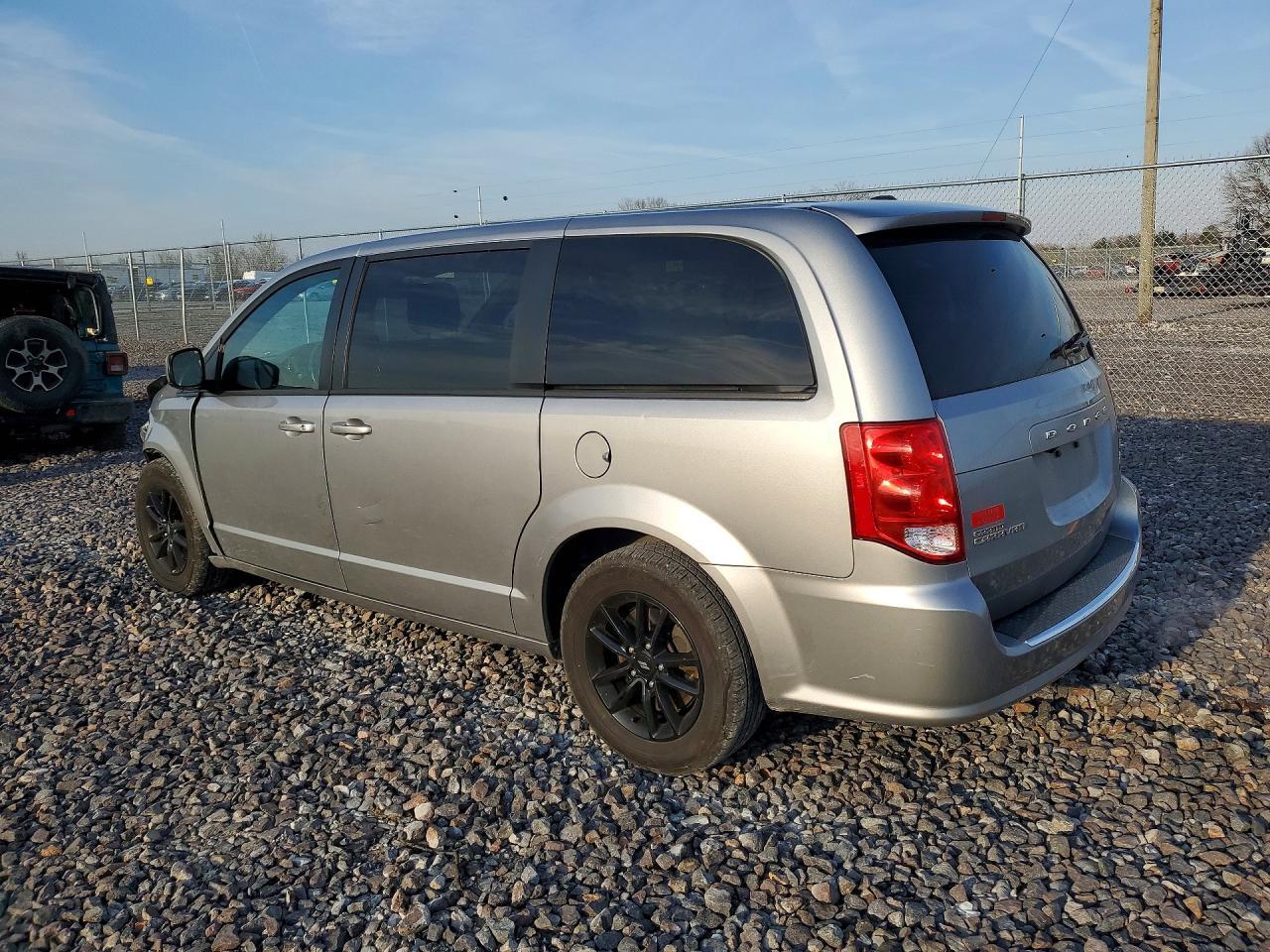 2019 Dodge Grand Caravan Gt - zdjęcie 2