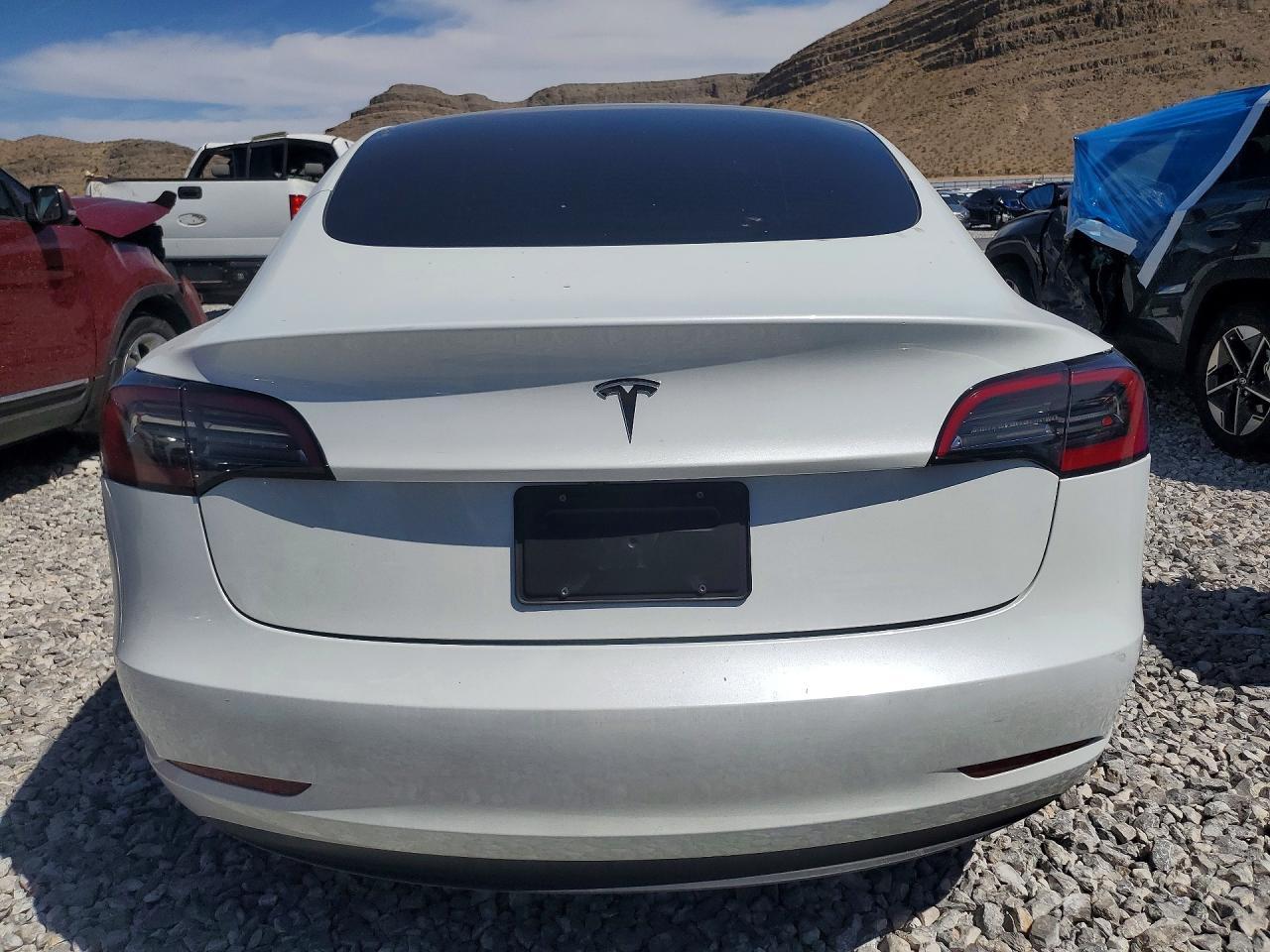 2023 Tesla Model 3 - zdjęcie 6
