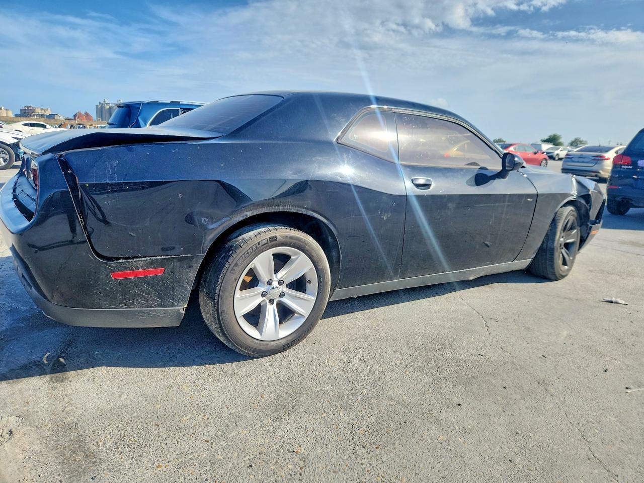 2016 Dodge Challenger Sxt - zdjęcie 3