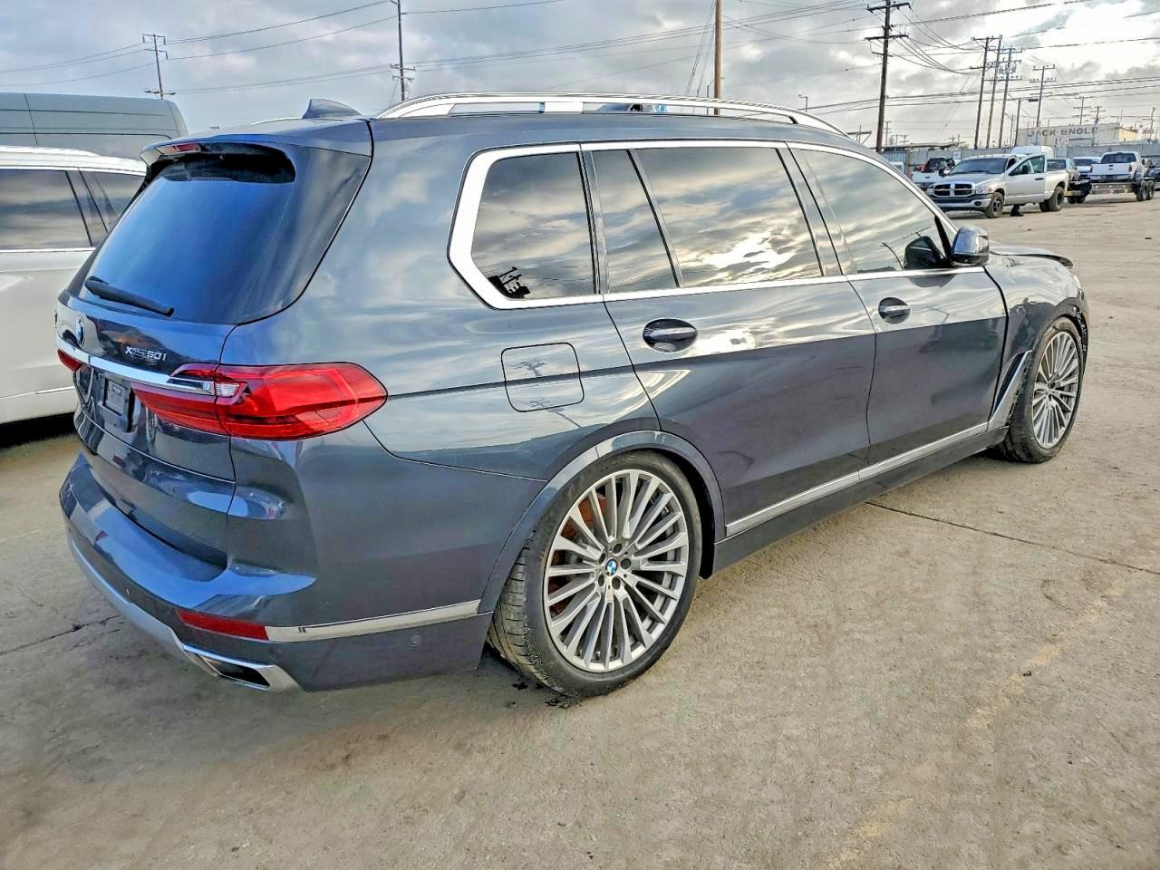 2019 BMW X7 xDrive50I - zdjęcie 3