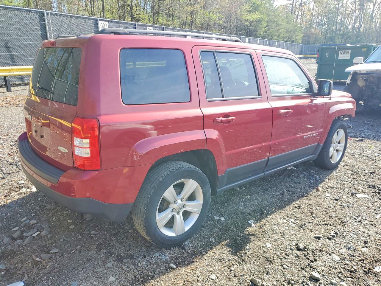 2014 Jeep Patriot Latitude - zdjęcie 3