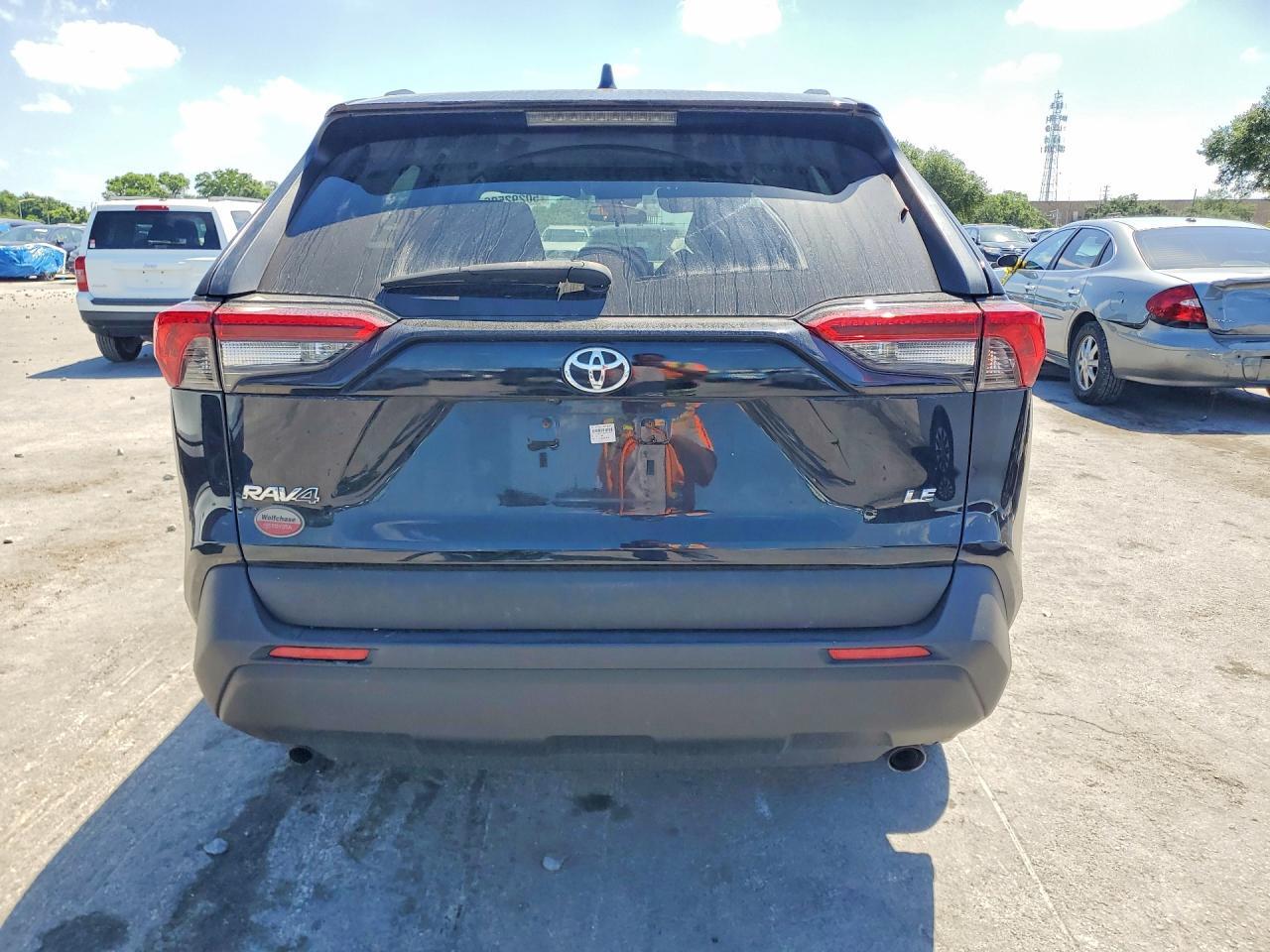 2019 Toyota Rav4 Le - zdjęcie 6
