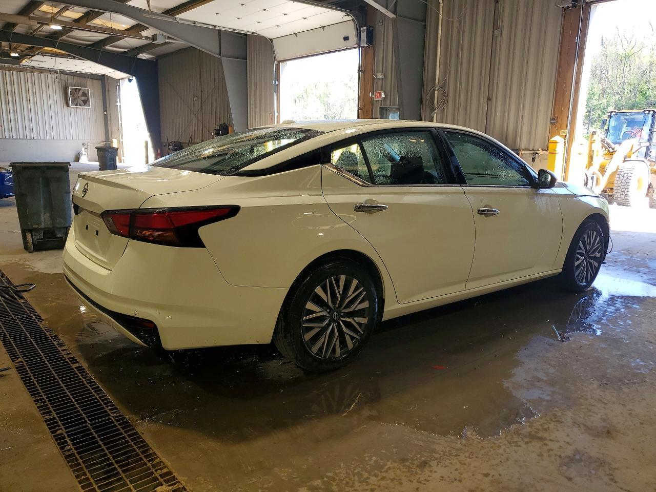 2025 Nissan Altima Sv - zdjęcie 3