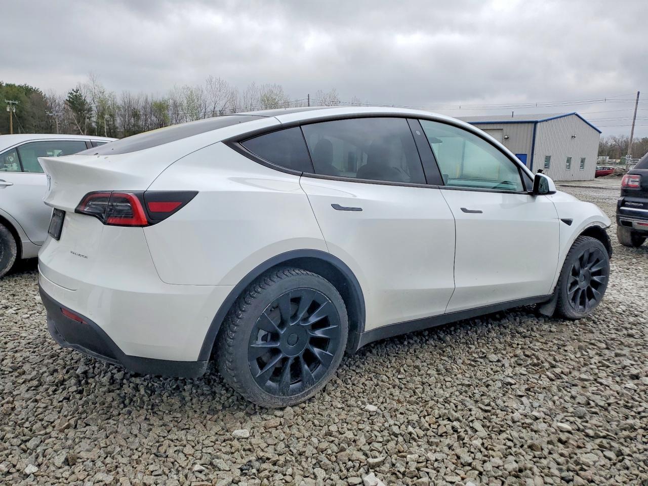 2020 Tesla Model Y - zdjęcie 3