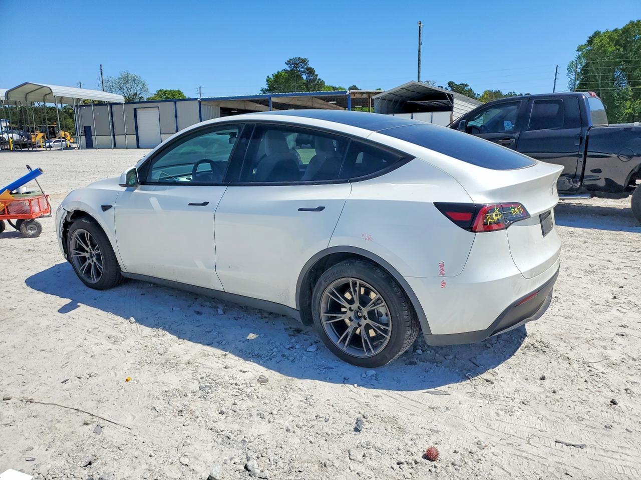 2024 Tesla Model Y - zdjęcie 2