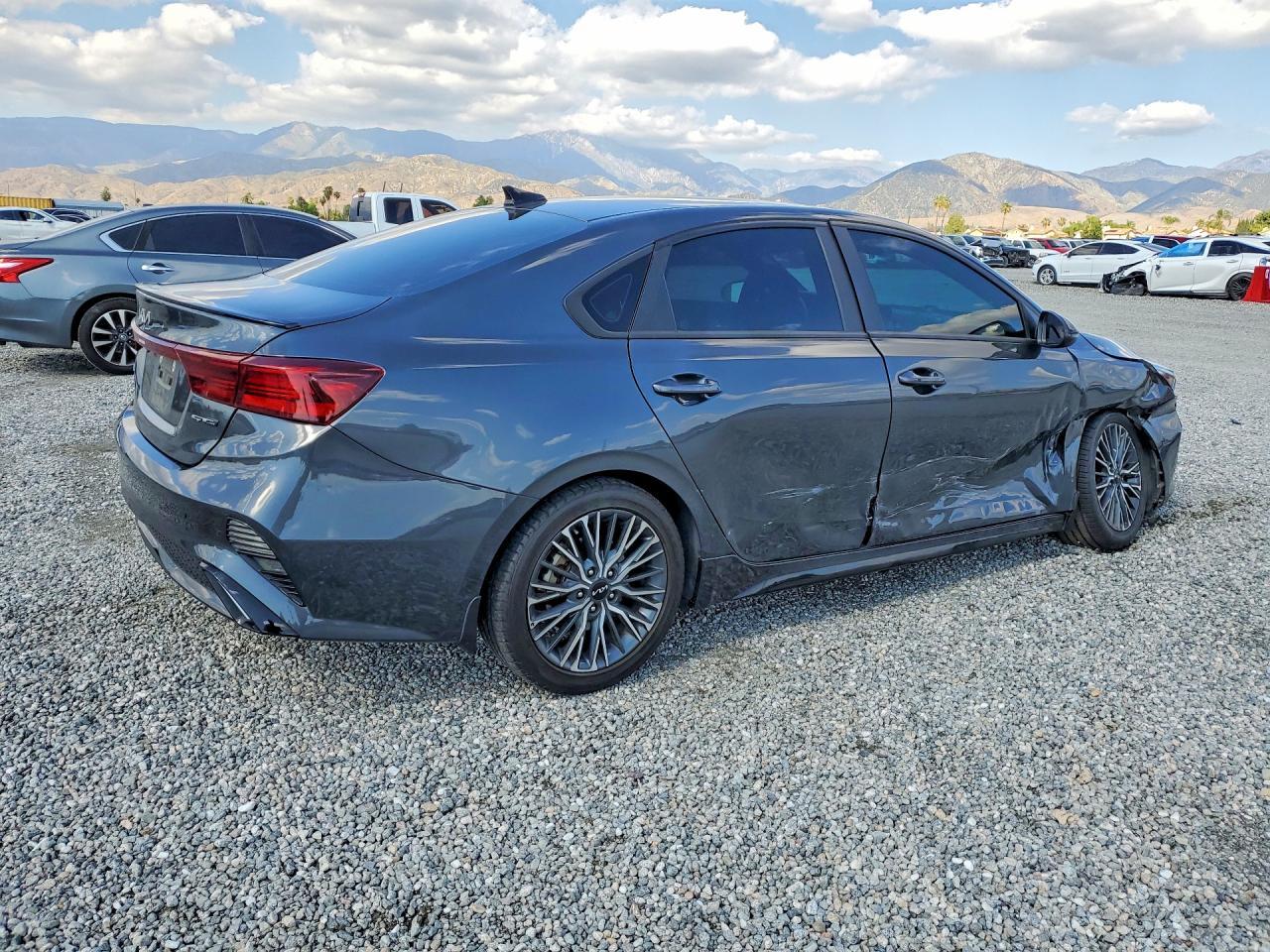 2023 Kia Forte Gt-Line - zdjęcie 3