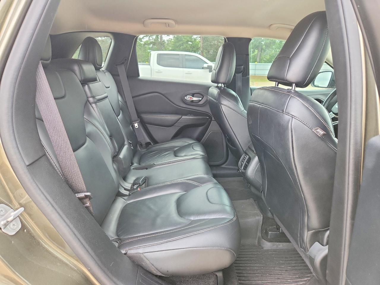 2015 Jeep Cherokee Limited - zdjęcie 10