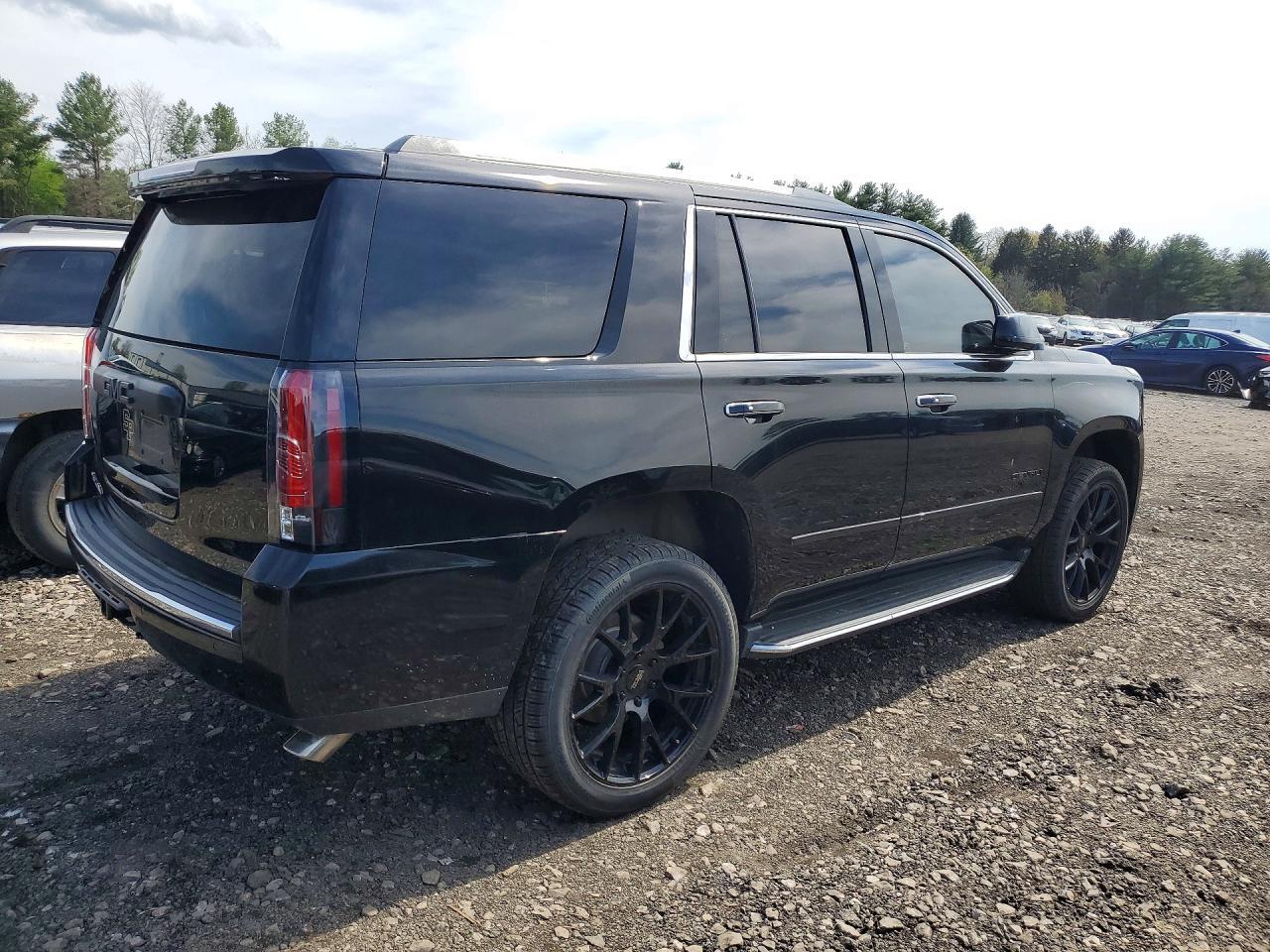 2017 GMC Yukon Denali - zdjęcie 3
