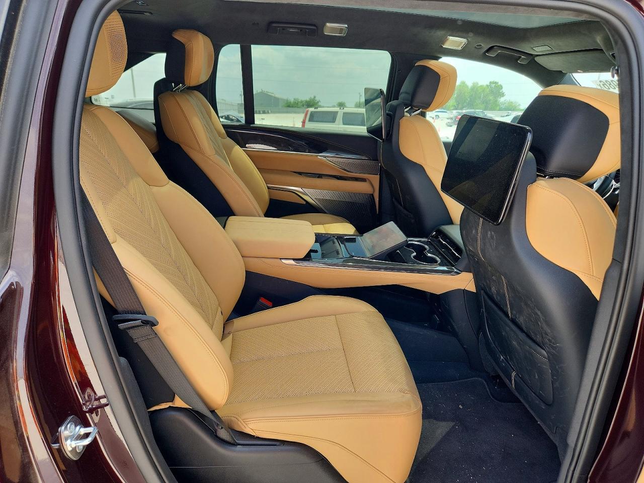 2026 Cadillac Escalade - zdjęcie 11