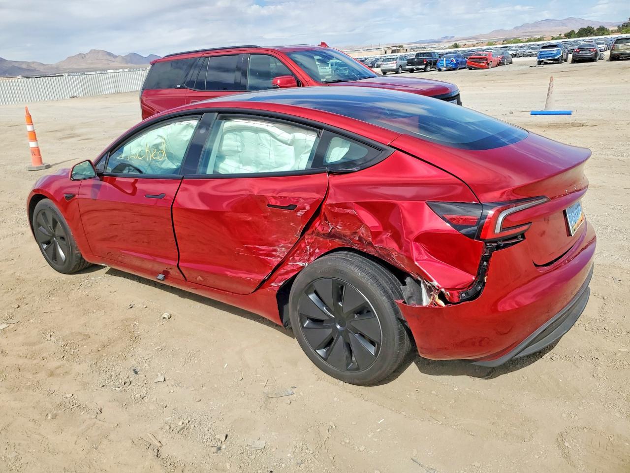 2024 Tesla Model 3 - zdjęcie 2