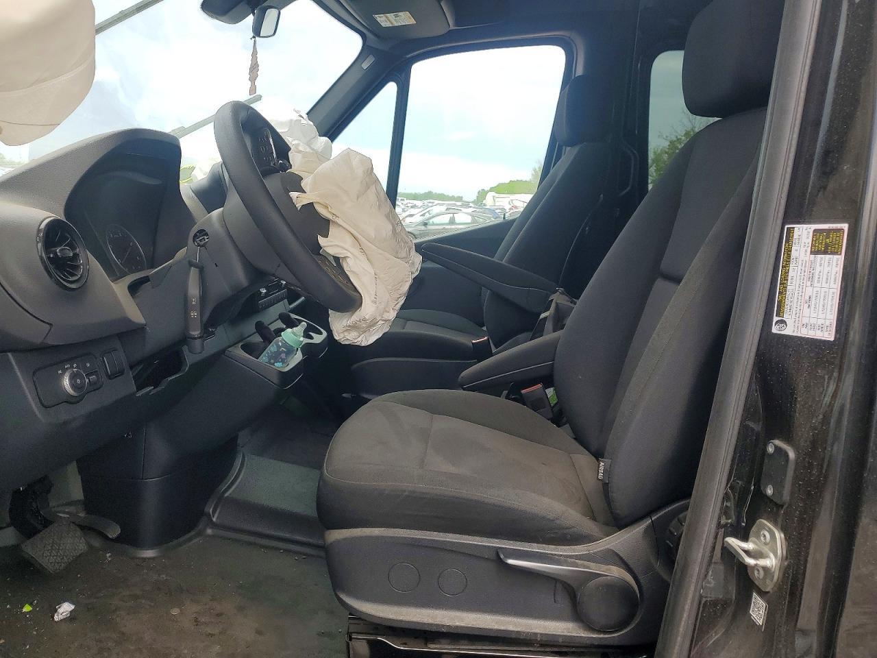 2024 Mercedes Benz Sprinter 2500 - zdjęcie 7