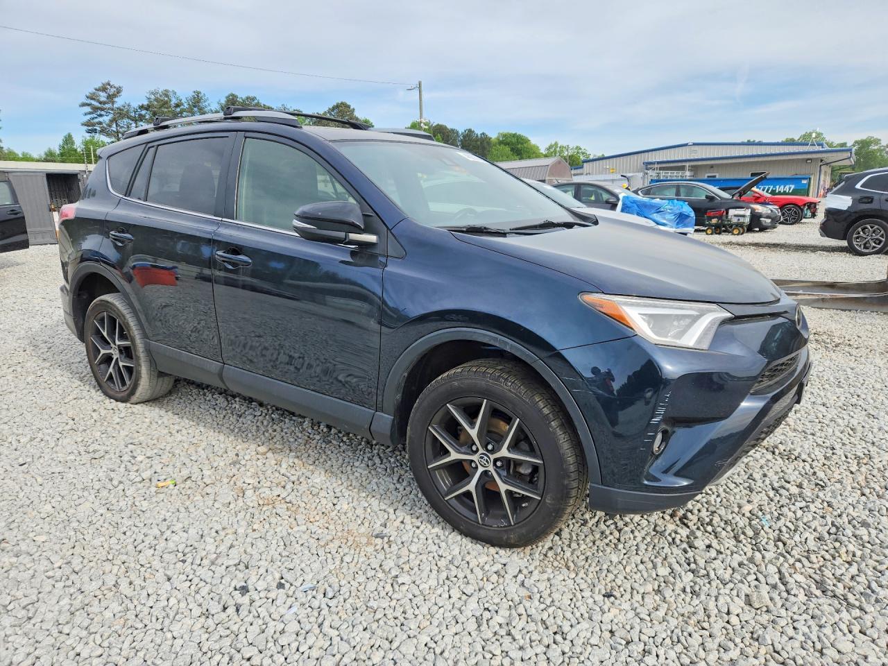 2017 Toyota Rav4 Se - zdjęcie 4