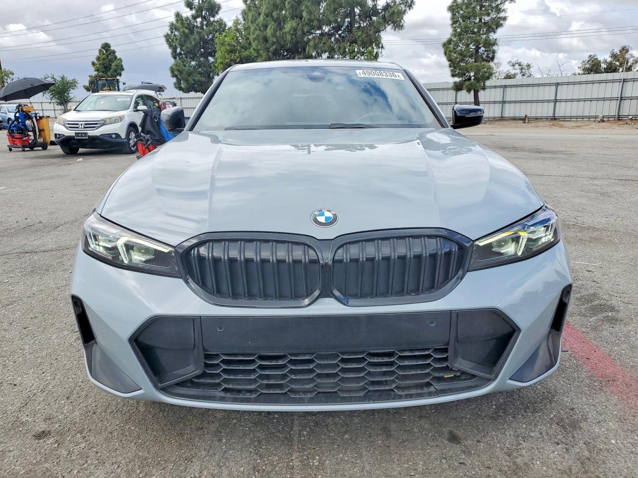 2025 BMW 330I - zdjęcie 5