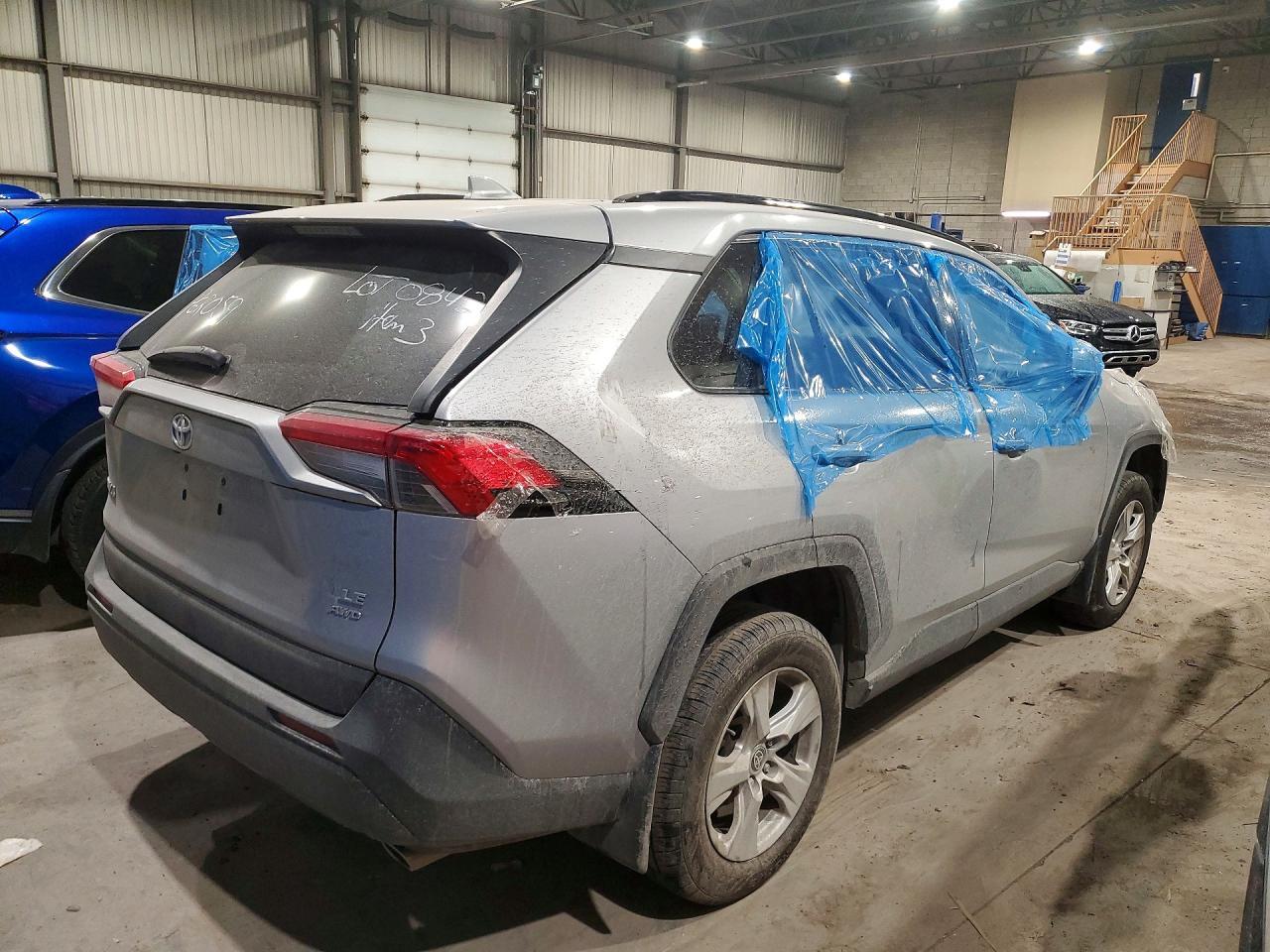 2021 Toyota Rav4 Xle - zdjęcie 3