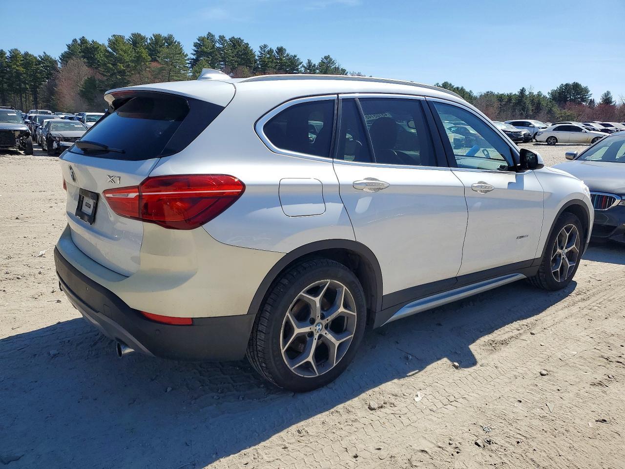 2017 BMW X1 xDrive28I - zdjęcie 3