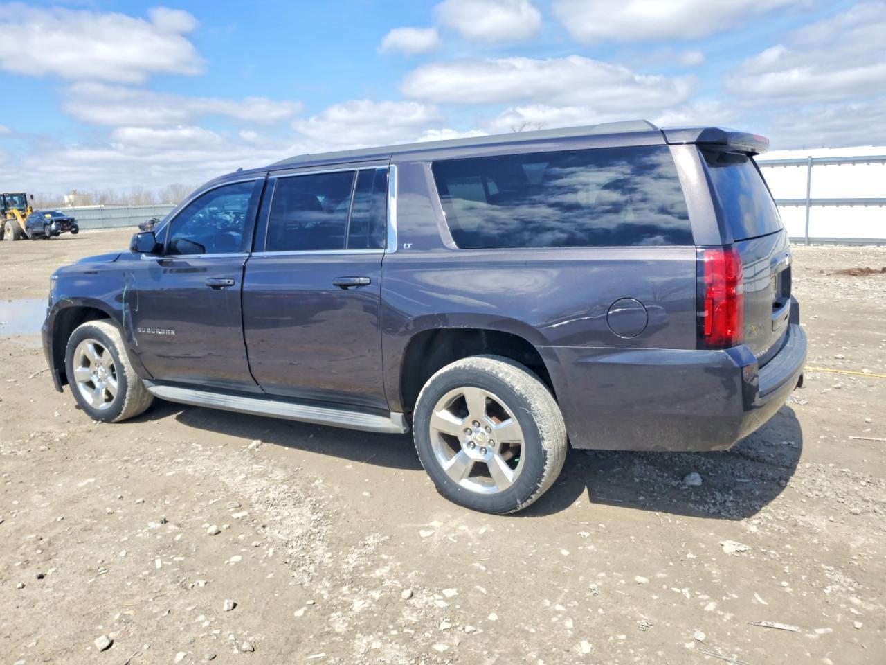 2015 Chevrolet Suburban K1500 Lt - zdjęcie 2