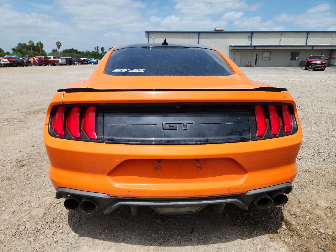 2020 Ford Mustang - zdjęcie 6