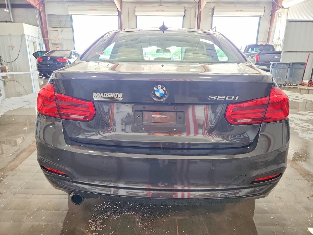 2016 BMW 320 I - zdjęcie 6