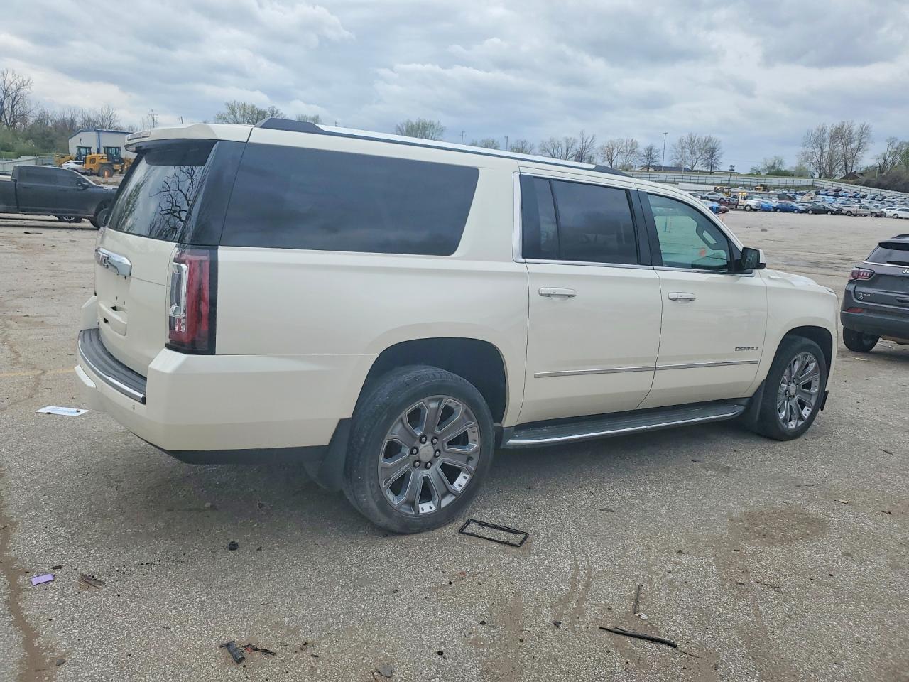 2015 GMC Yukon Xl Denali - zdjęcie 3