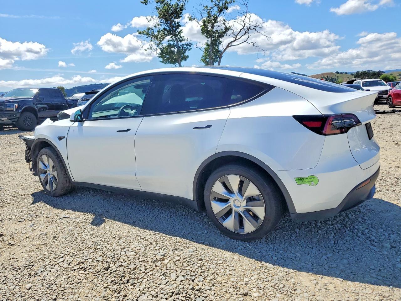 2023 Tesla Model Y - zdjęcie 2