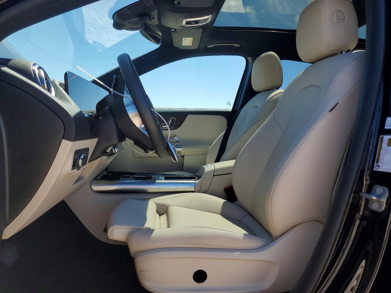 2025 Mercedes-Benz Gla 250 - zdjęcie 7