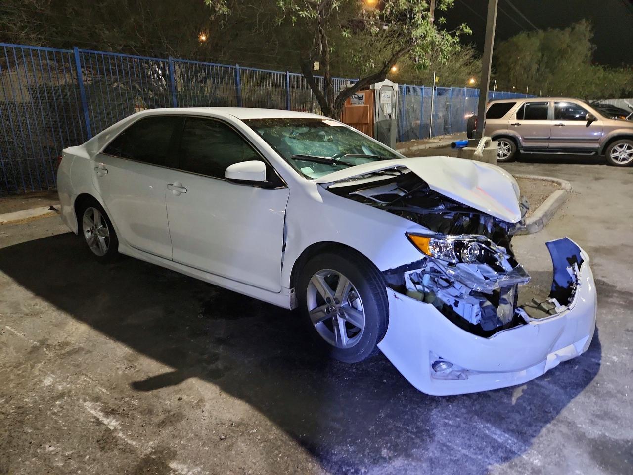 2014 Toyota Camry Se - zdjęcie 4