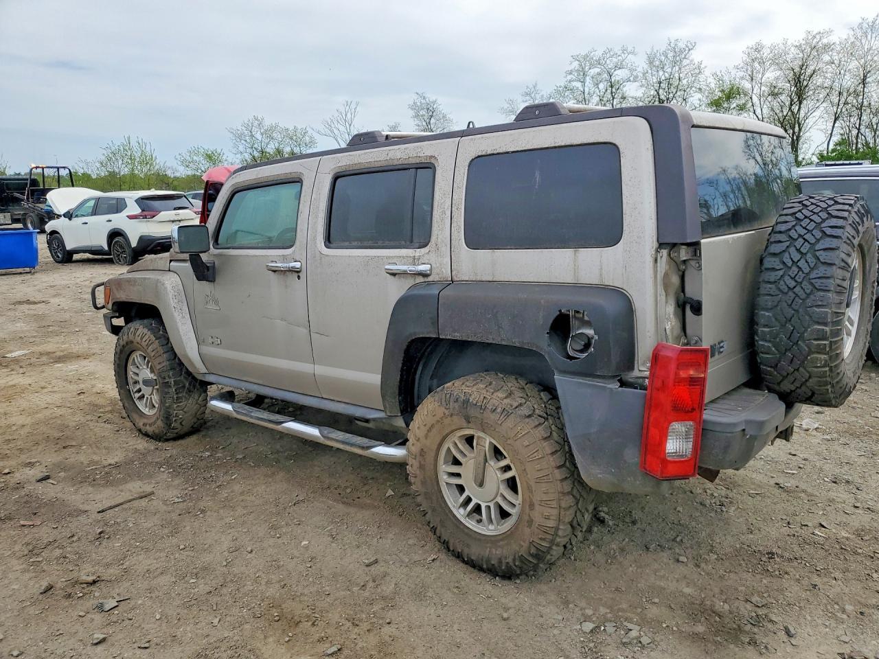 2021 Hummer H3 - zdjęcie 2