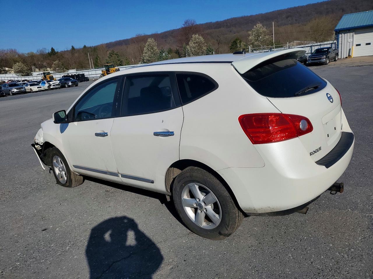 2013 Nissan Rogue S - zdjęcie 2