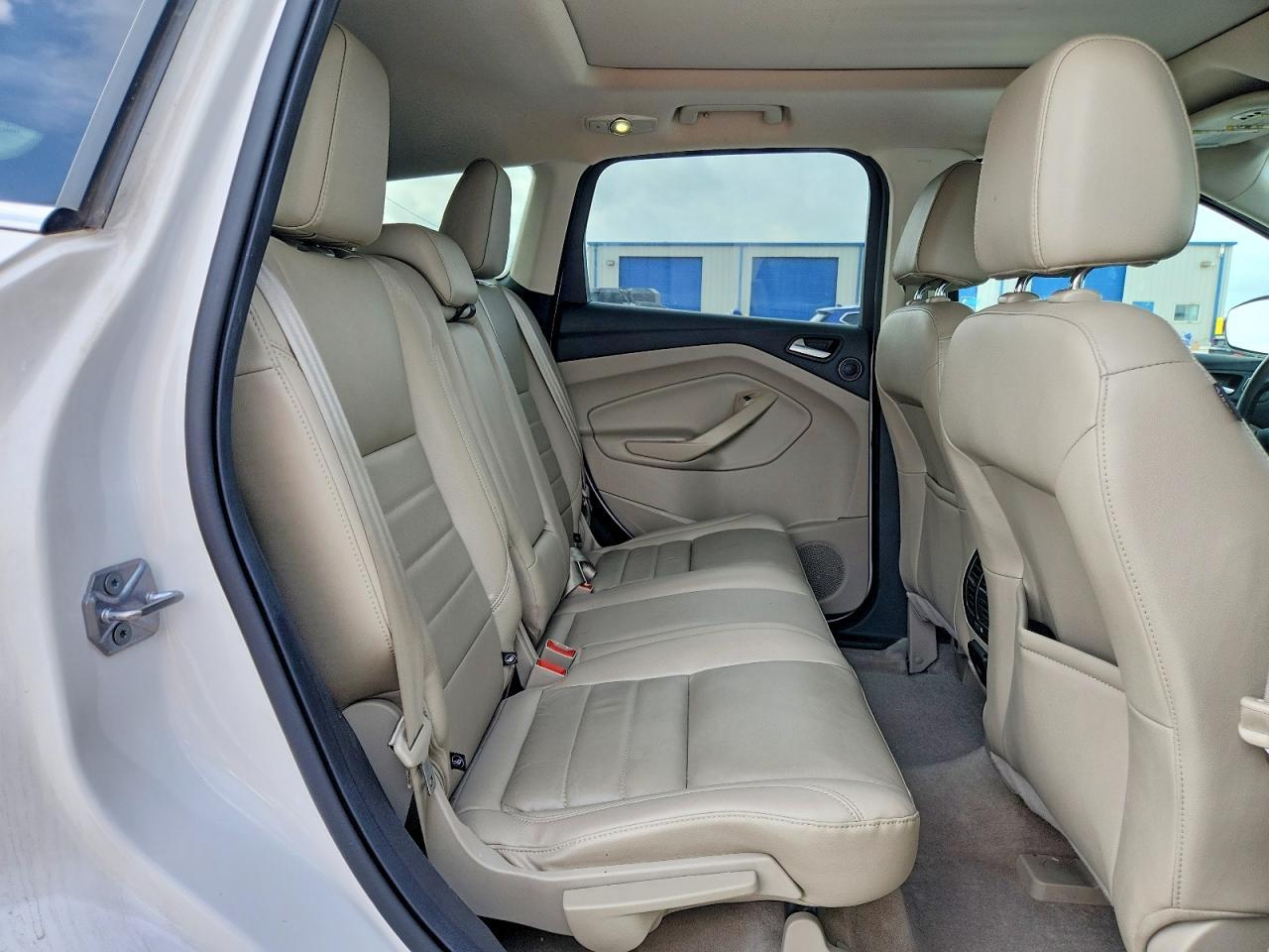 2016 Ford Escape Titanium - zdjęcie 11