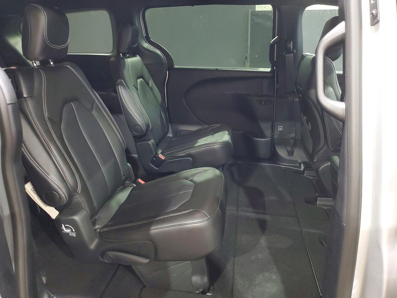 2026 Chrysler Pacifica Select - zdjęcie 11