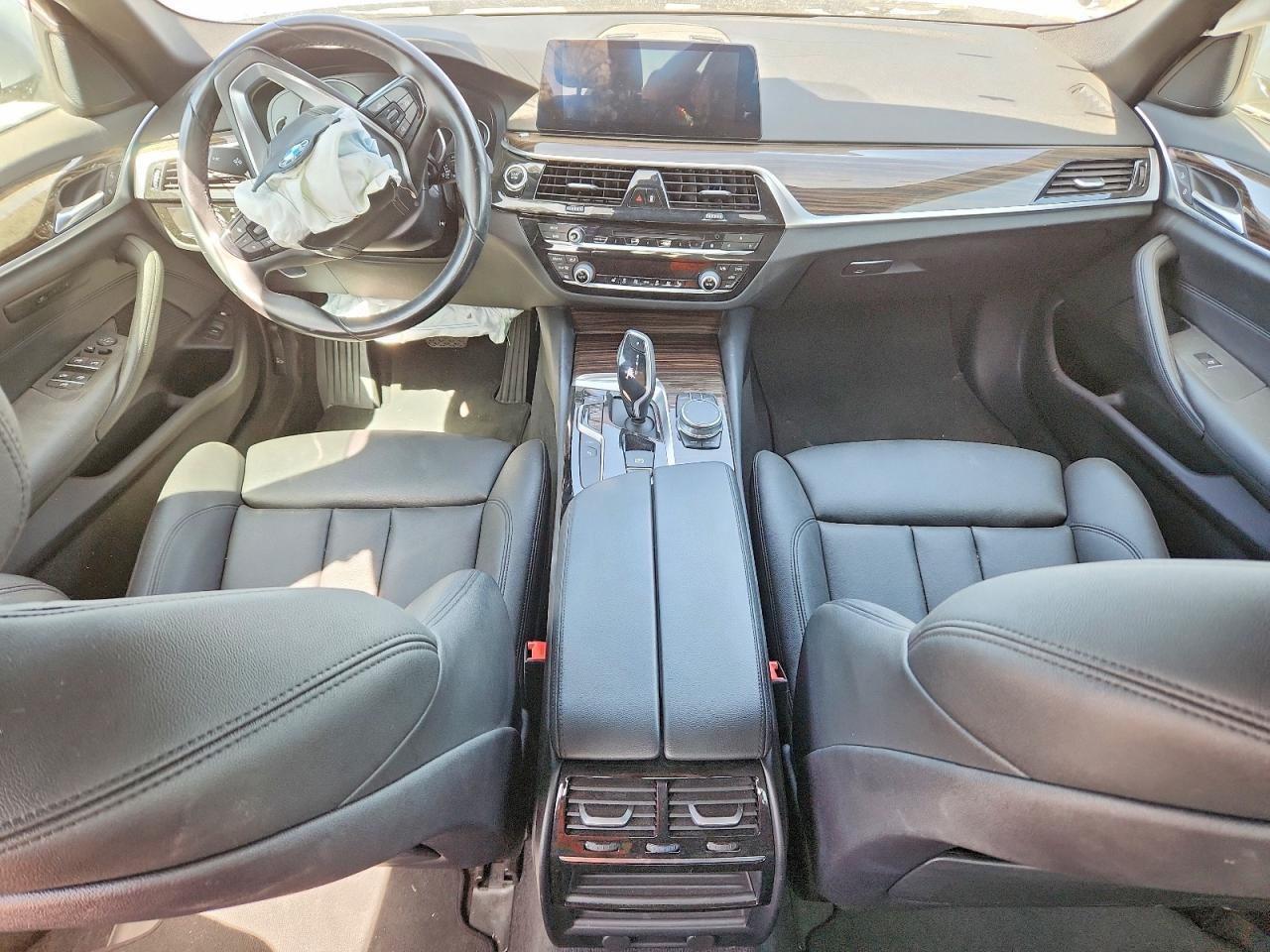 2019 BMW 530E - zdjęcie 8