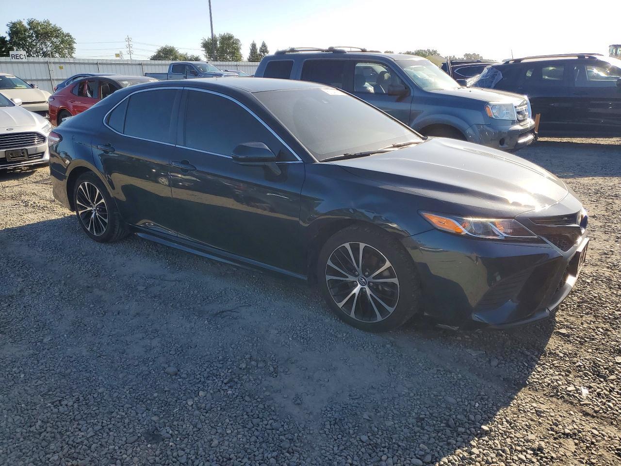 2018 Toyota Camry Se - zdjęcie 4