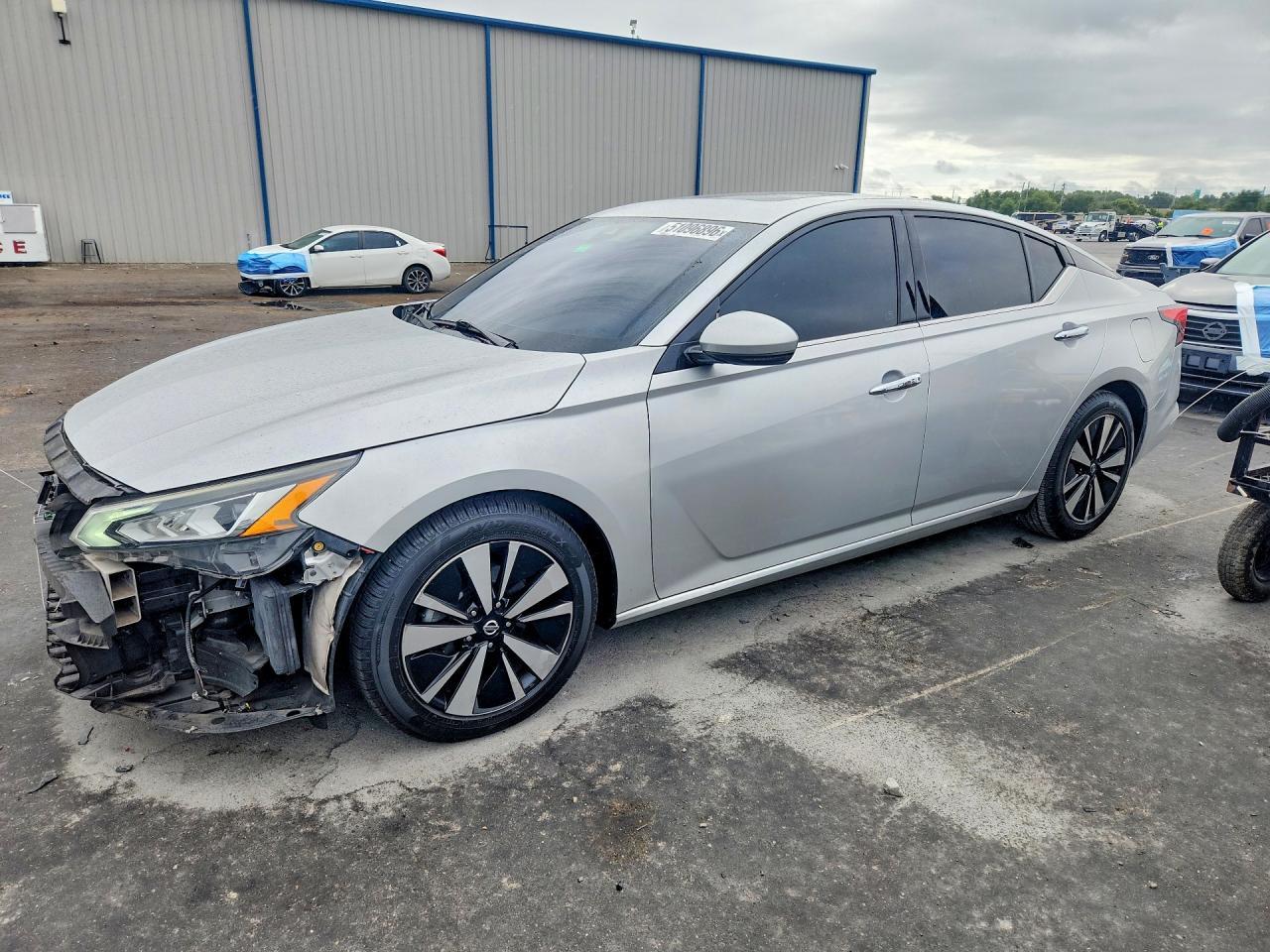 2020 Nissan Altima Sl - zdjęcie główne
