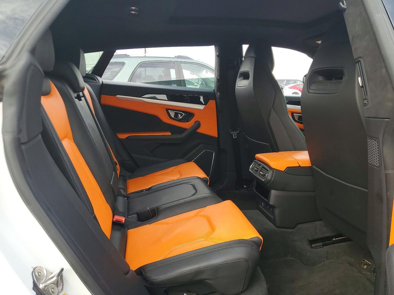 2021 Lamborghini Urus - zdjęcie 11