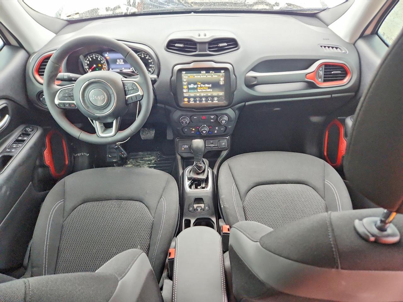 2023 Jeep Renegade Latitude - zdjęcie 8