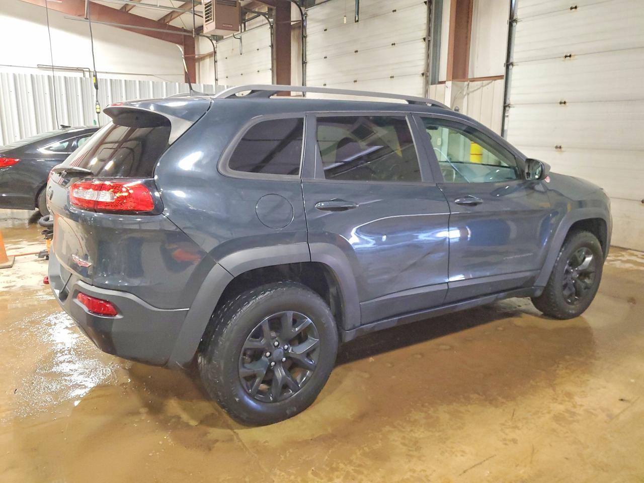 2017 Jeep Cherokee Trailhawk - zdjęcie 3