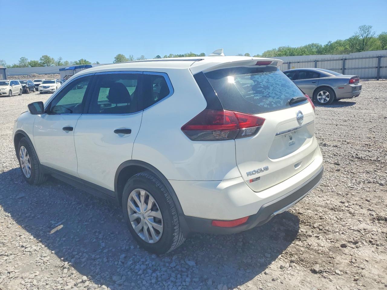 2019 Nissan Rogue S - zdjęcie 2