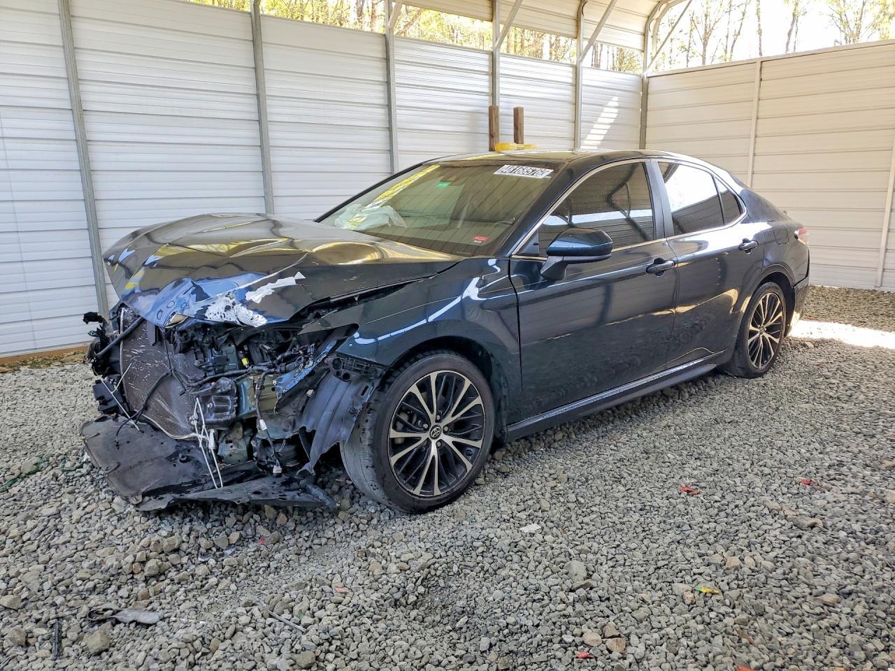 2018 Toyota Camry Se - zdjęcie główne