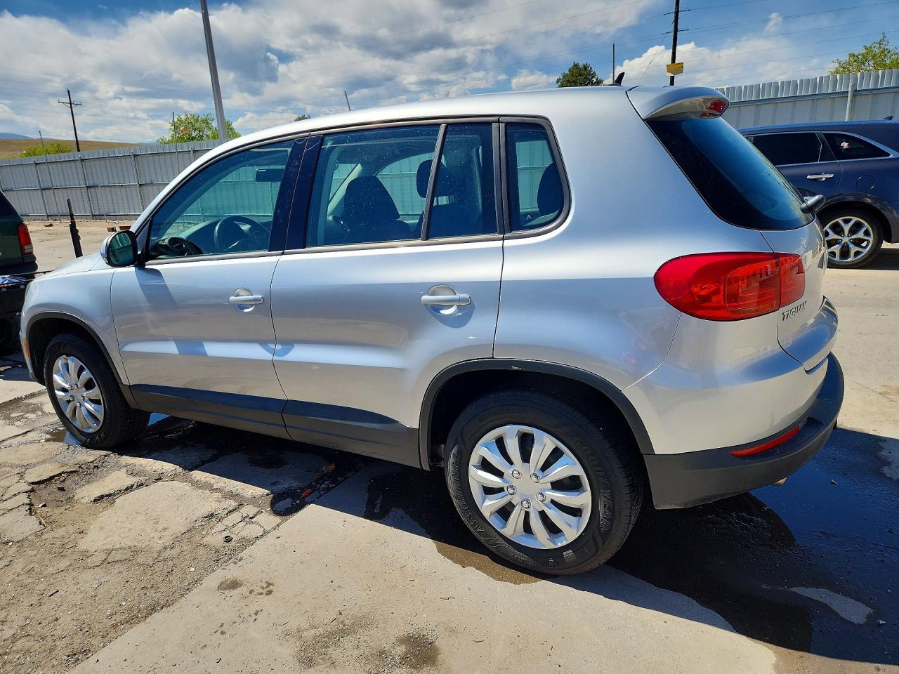 2014 Volkswagen Tiguan S - zdjęcie 2