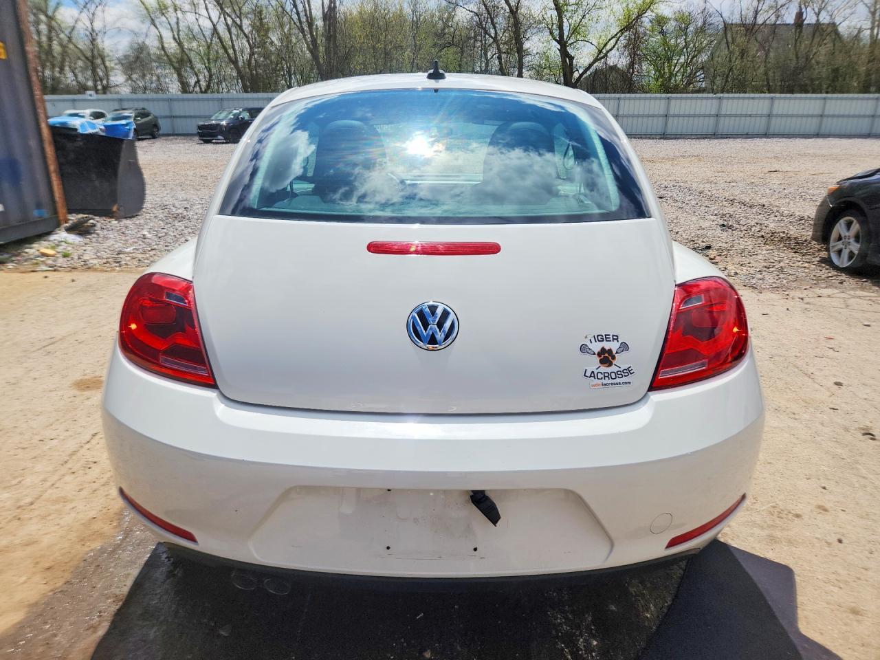 2014 Volkswagen Beetle - zdjęcie 6
