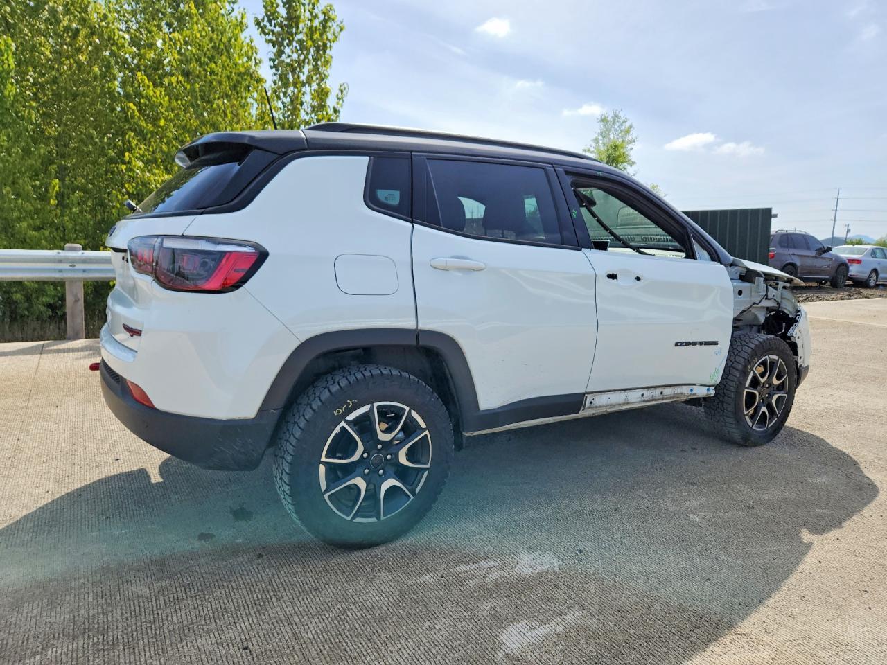 2025 Jeep Compass Trailhawk - zdjęcie 3