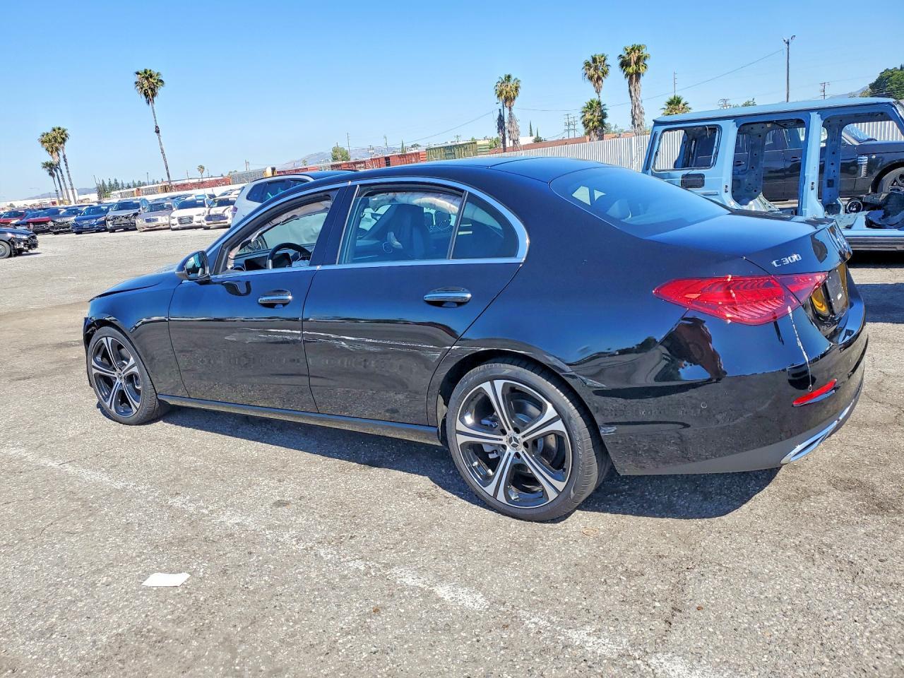 2025 Mercedes-Benz C 300 - zdjęcie 2