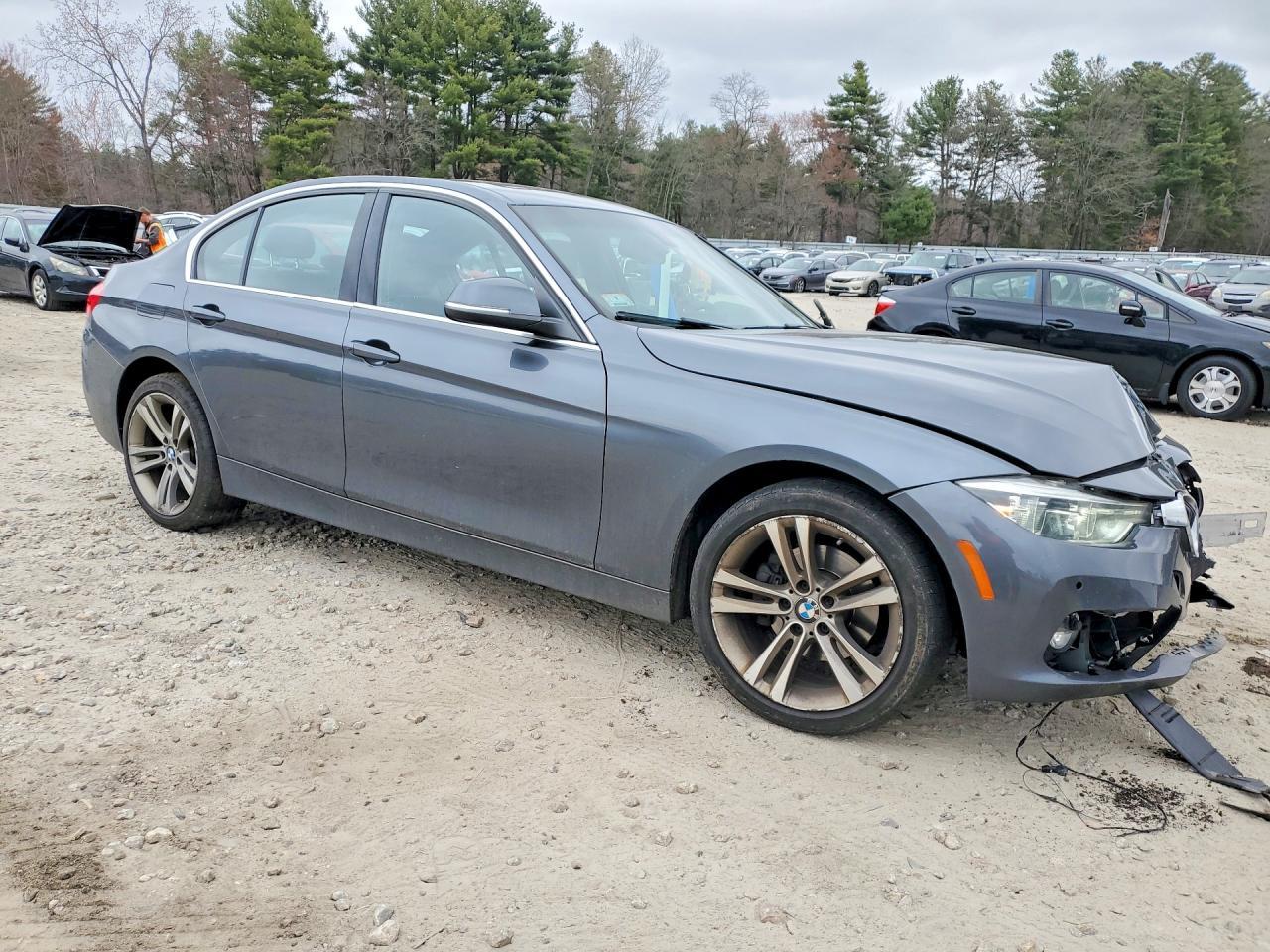 2017 BMW 330 Xi - zdjęcie 4