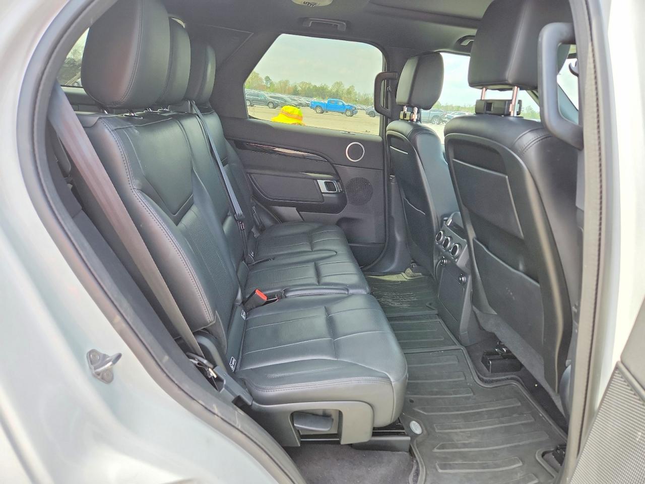 2020 Land Rover Discovery Se - zdjęcie 11