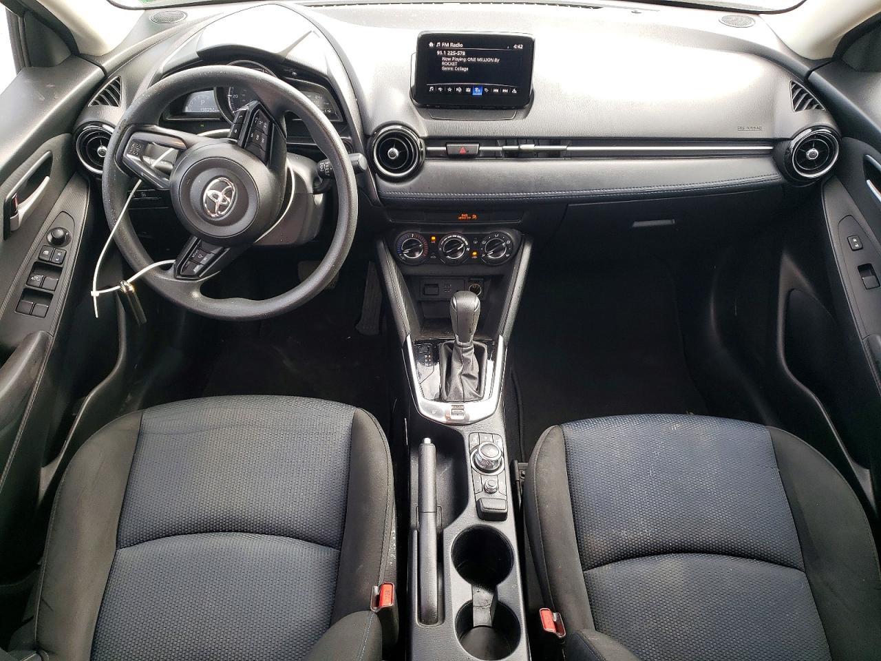 2019 Toyota Yaris - zdjęcie 8