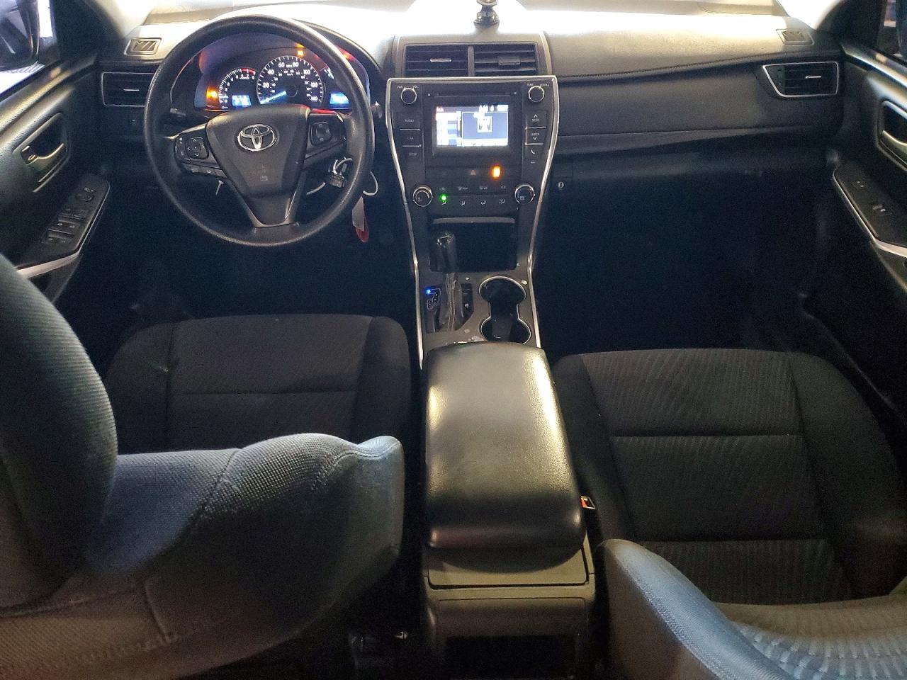 2015 Toyota Camry Le - zdjęcie 8